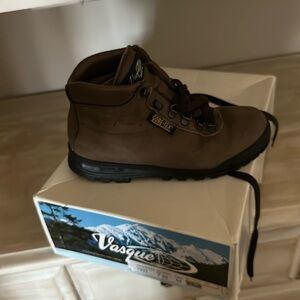 Women’s vasque boot in EUC. Size 7.5